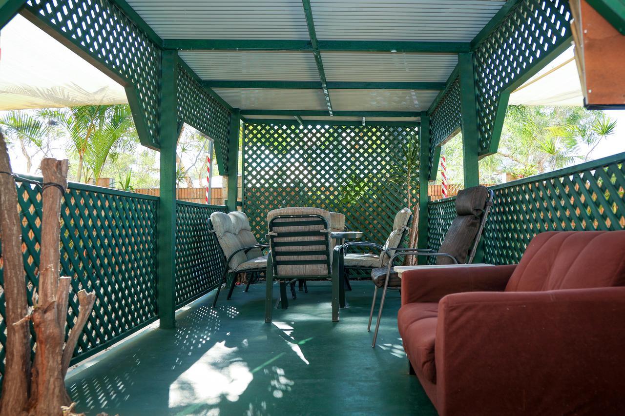 The Queenslander Motel Gold Coast Buitenkant foto