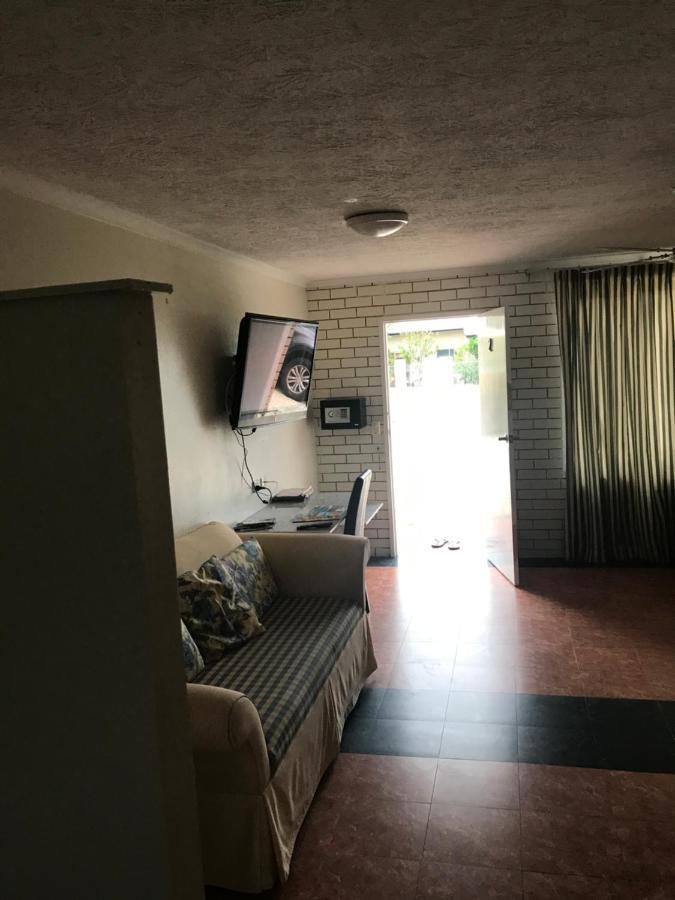 The Queenslander Motel Gold Coast Buitenkant foto