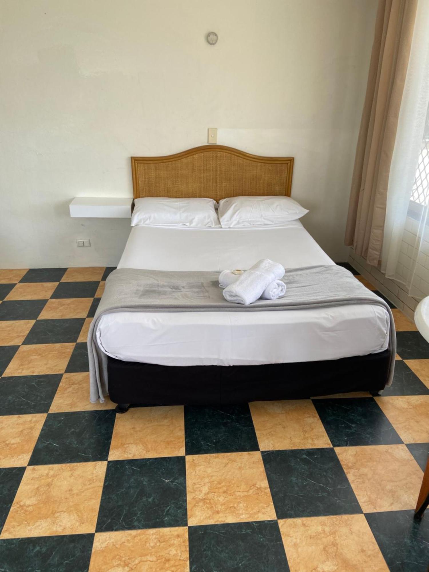 The Queenslander Motel Gold Coast Buitenkant foto